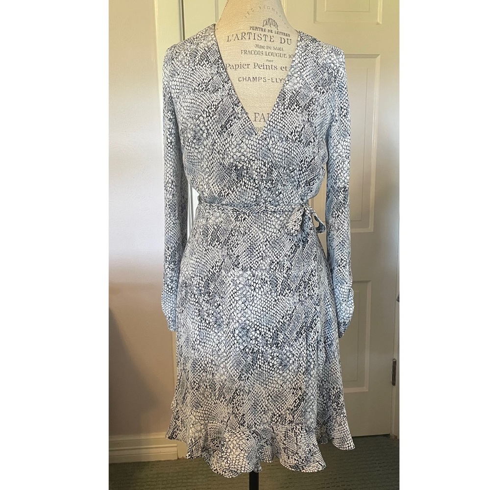 NWT Gianni Bini Blue Snake Print Wrap Dress